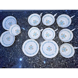 Coalport Geneva Bone China England 8 Footed Cups Smooth Foot 4 Saucers READ